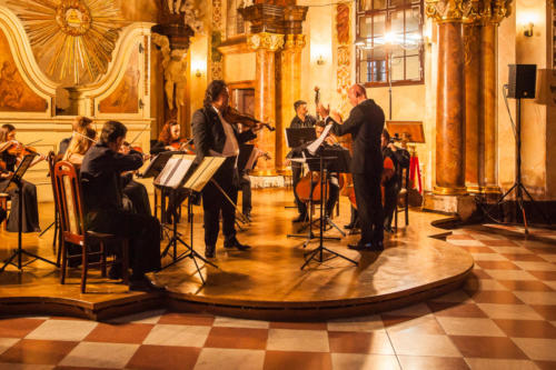 13.06.2018 JÓZSEF LENDVAY Z ZESPOŁEM RICORDANZA W SPECJALNYM KONCERCIE „RELAKSUJĄCYCH PODRÓŻY MELOMANA ODKRYWCY”